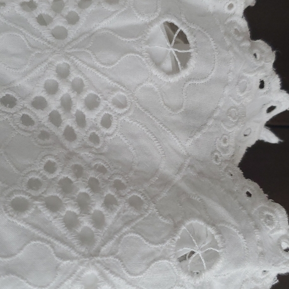 EXPRESS WHITE EYELET COTTON ROMPER, SIZE MEDIUM - Picture 8 of 11